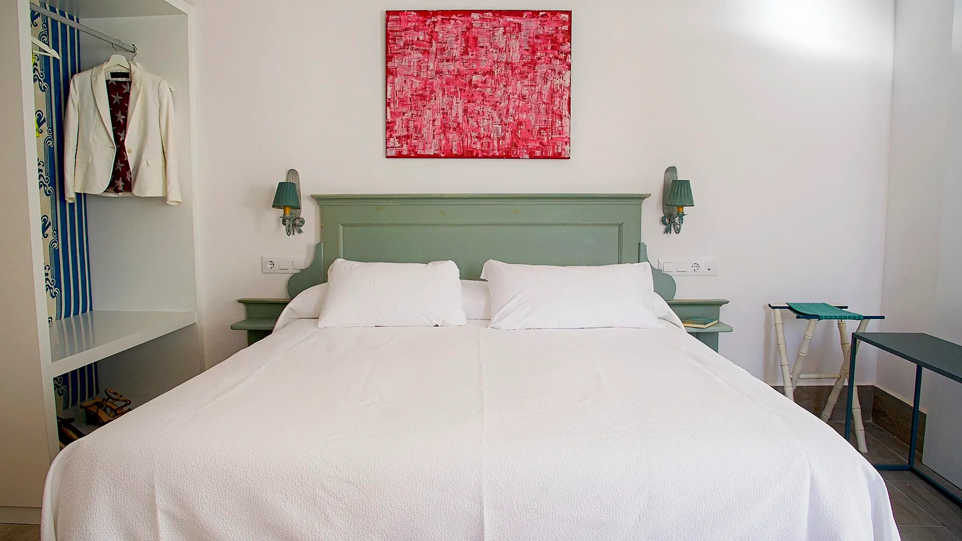 Overland Suites Catedral Seville Spain
