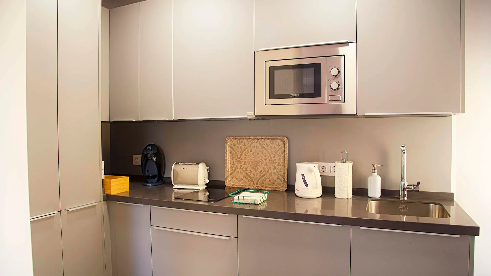Overland Suites Catedral Seville Apartment