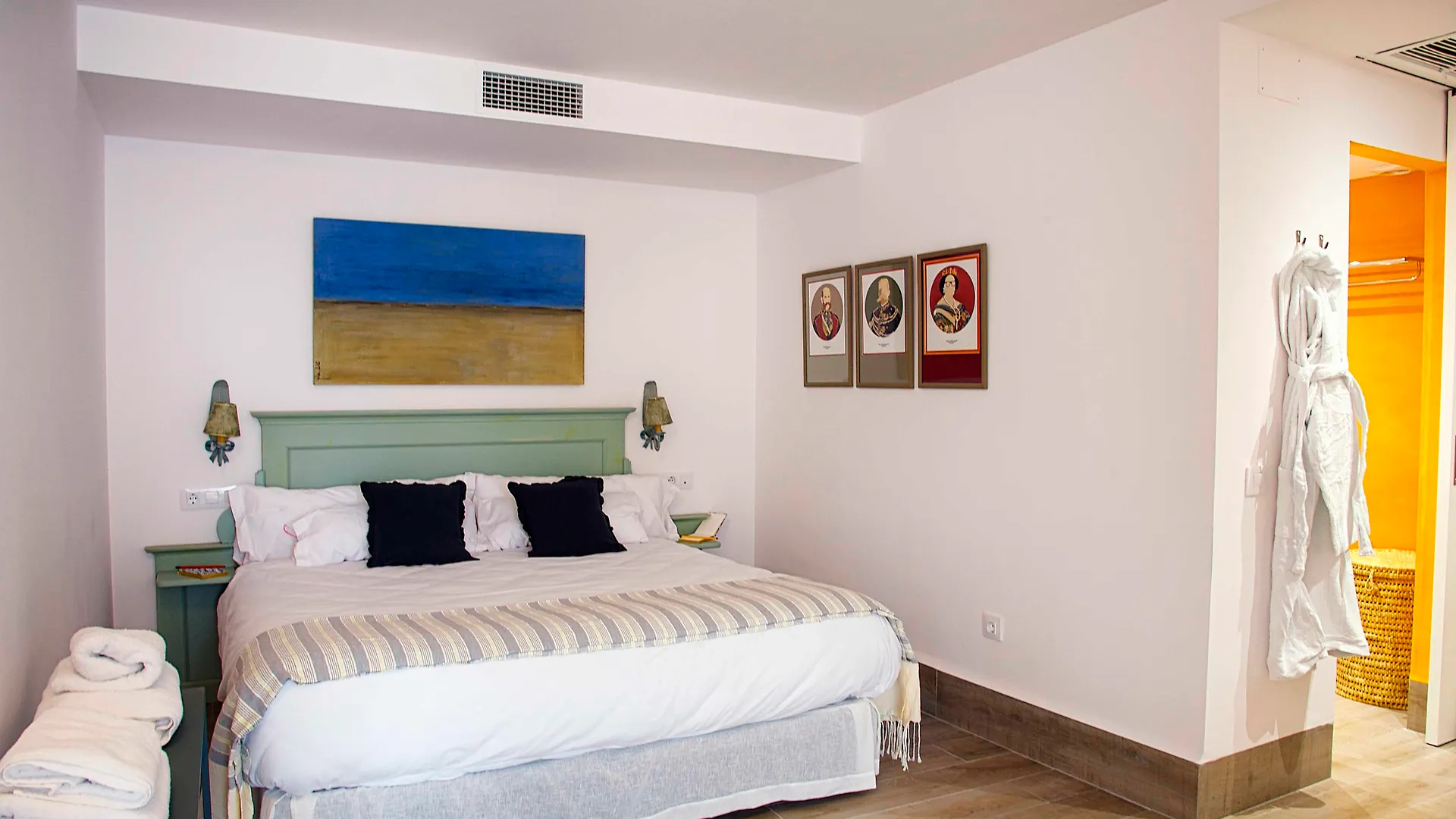 Overland Suites Catedral Seville