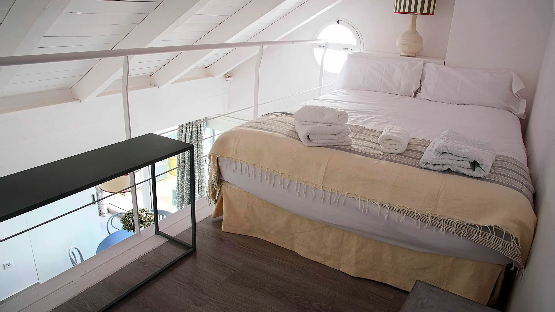 Overland Suites Catedral Seville 0*,