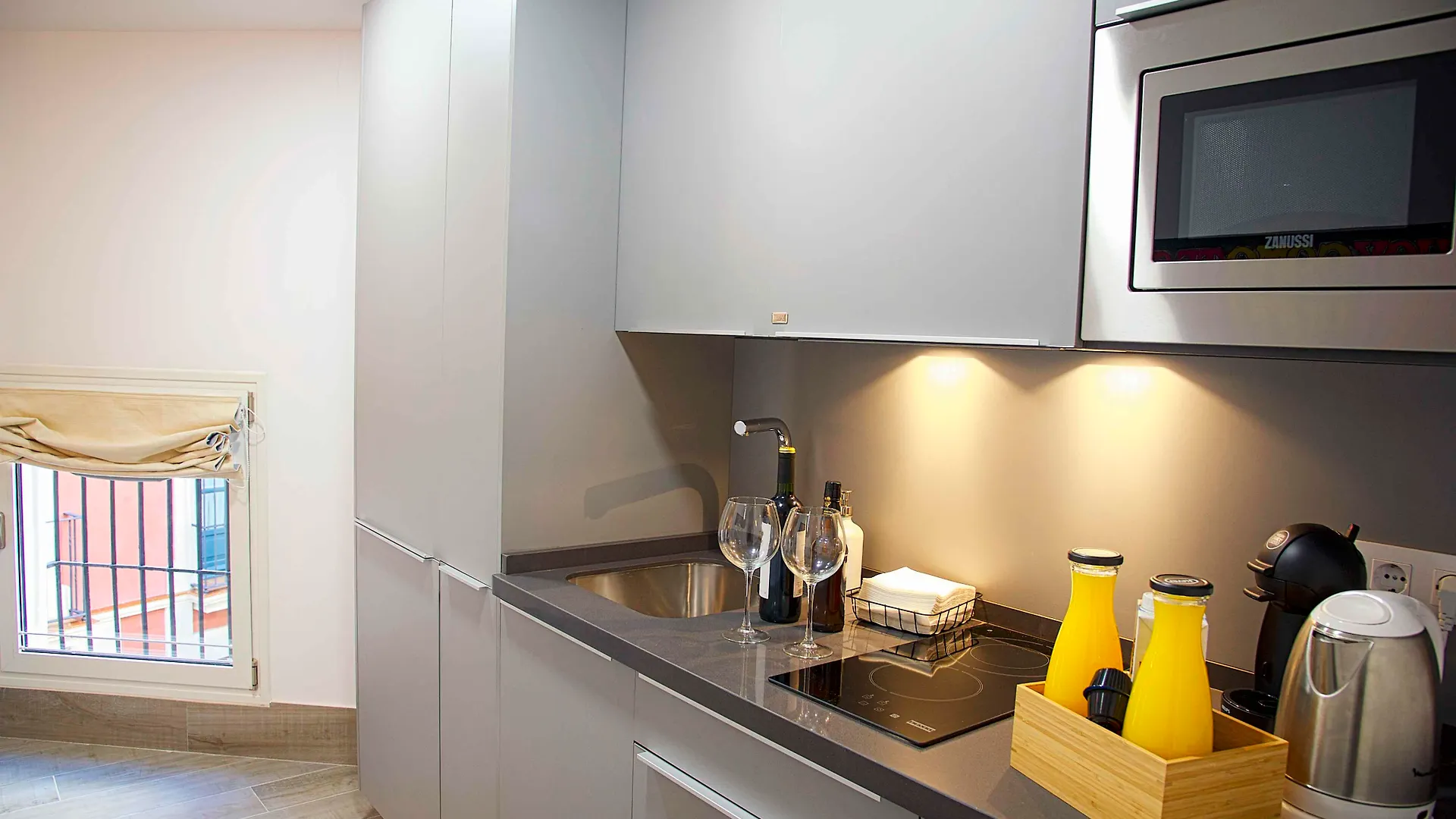 Overland Suites Catedral Seville Spain