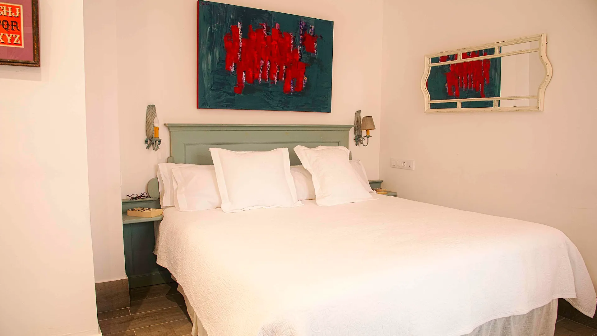Overland Suites Catedral Seville