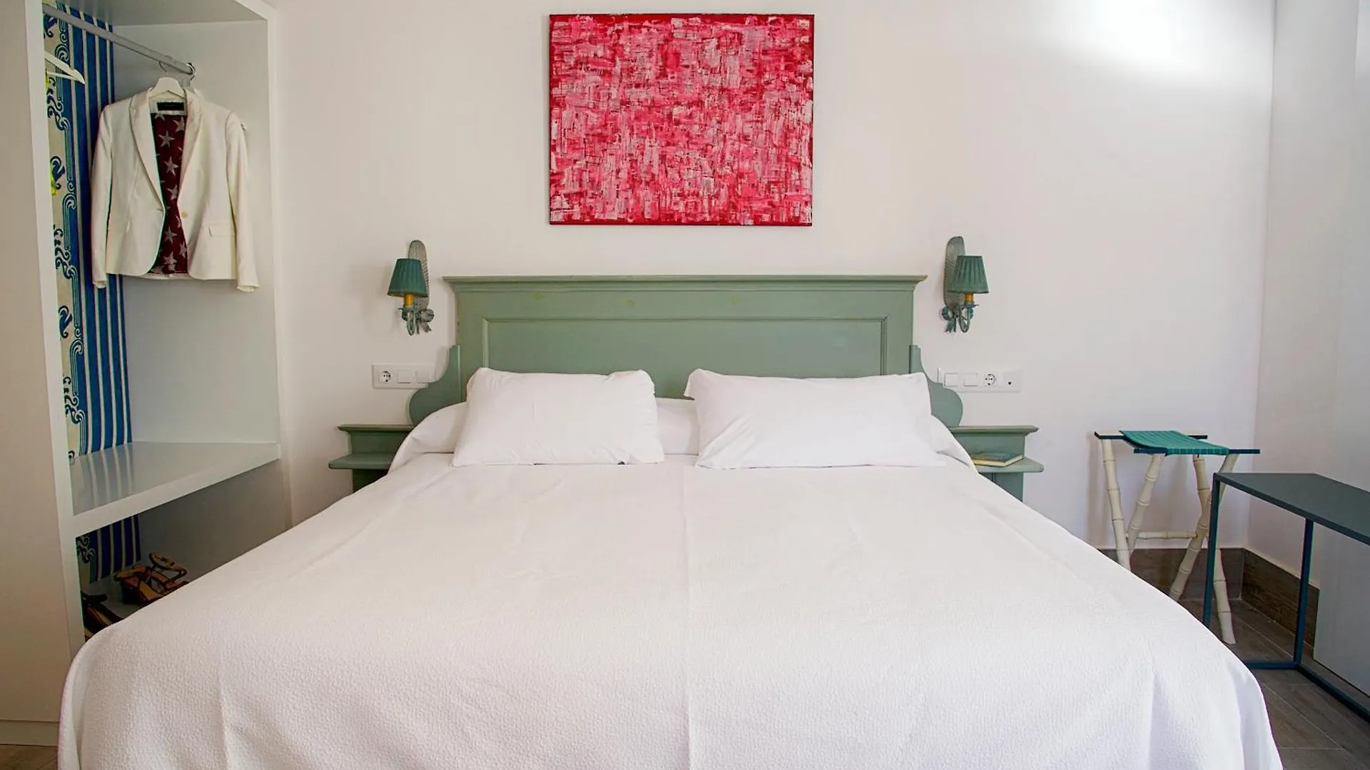 Overland Suites Catedral Seville Spain